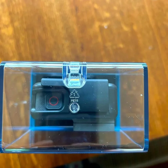 GoPro Hero 5 waterproof brand new in box NIB unopened! - Picture 4 of 5